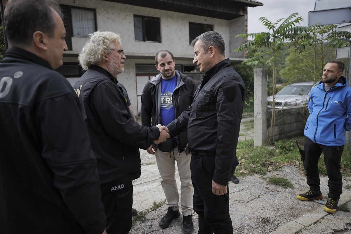 Afet ve Acil Durum Yönetimi Başkanlığı (AFAD), Bosna Hersek'te selden etkilenen bölgeye 60...