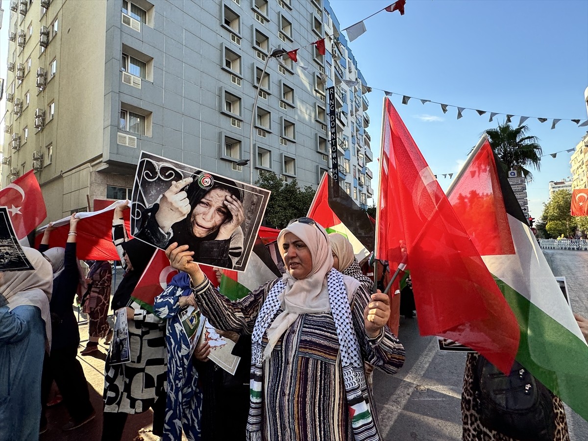 Antalya, Isparta ve Burdur'da vatandaşlar, İsrail'in Filistin'e yönelik saldırılarını protesto...