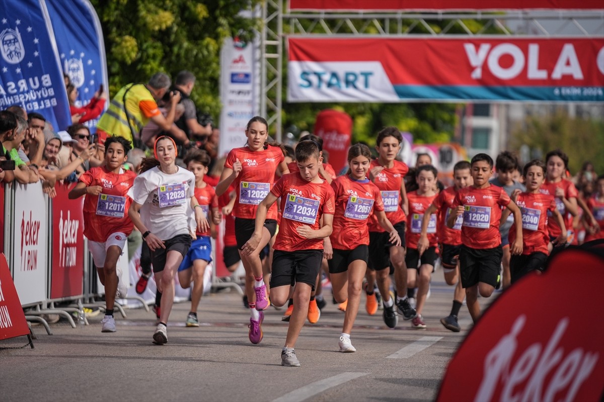 Bursa'da 11'incisi düzenlenen "Eker I Run Koşusu", 5 bin sporcunun katılımıyla...