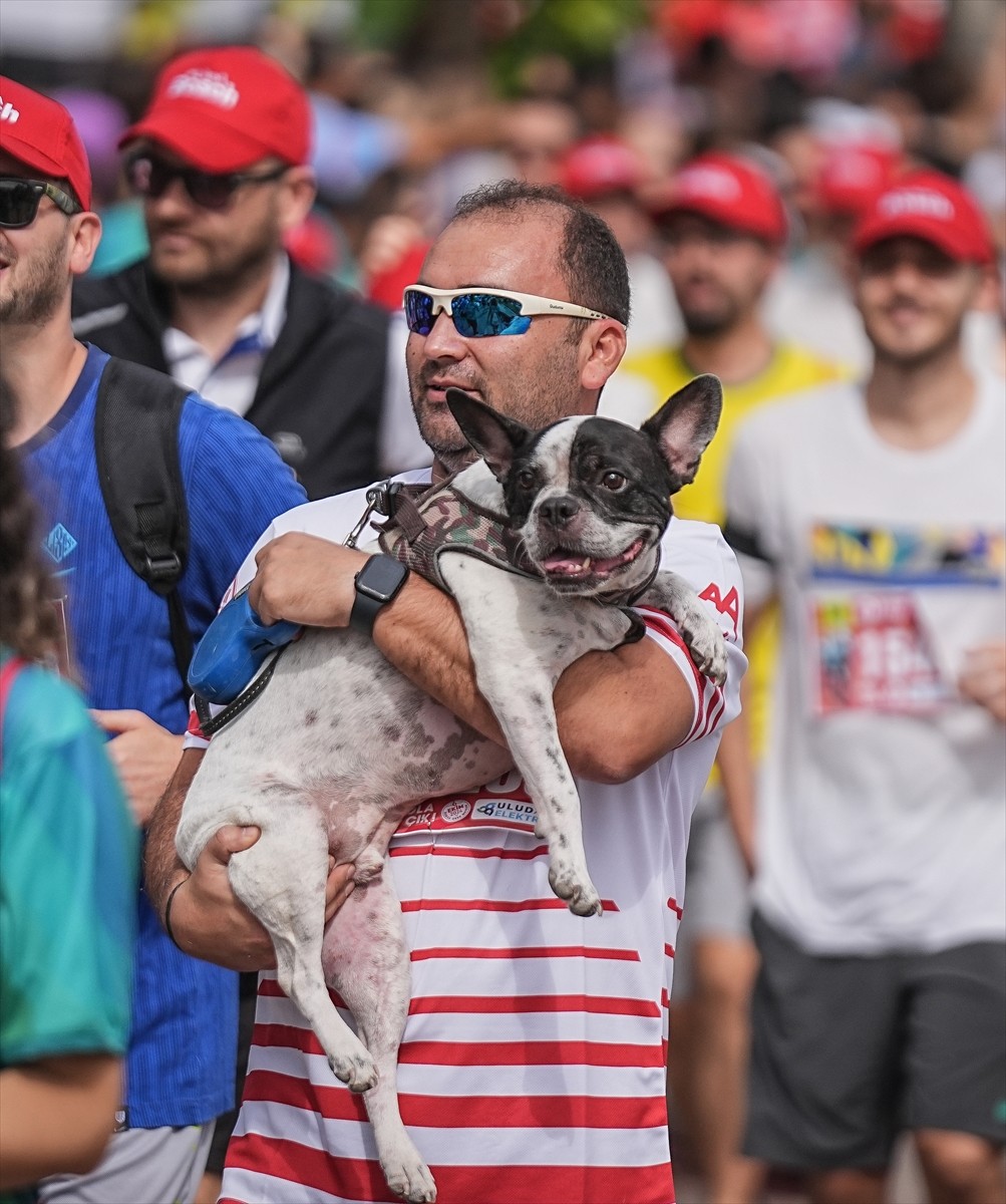 Bursa'da 11'incisi düzenlenen "Eker I Run Koşusu", 5 bin sporcunun katılımıyla...