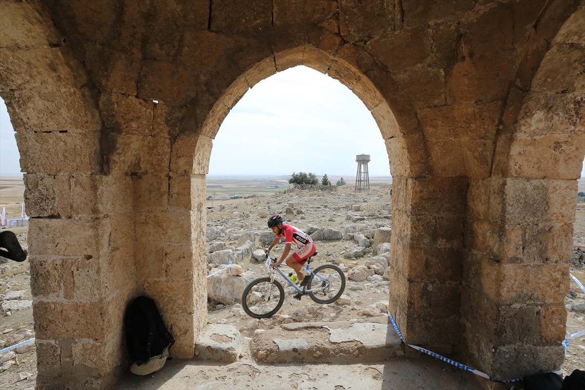 Mardin'in tarihi Dara Antik Kenti'nde Uluslararası Mardin MTB Cup Dağ Bisikleti Yarışları...