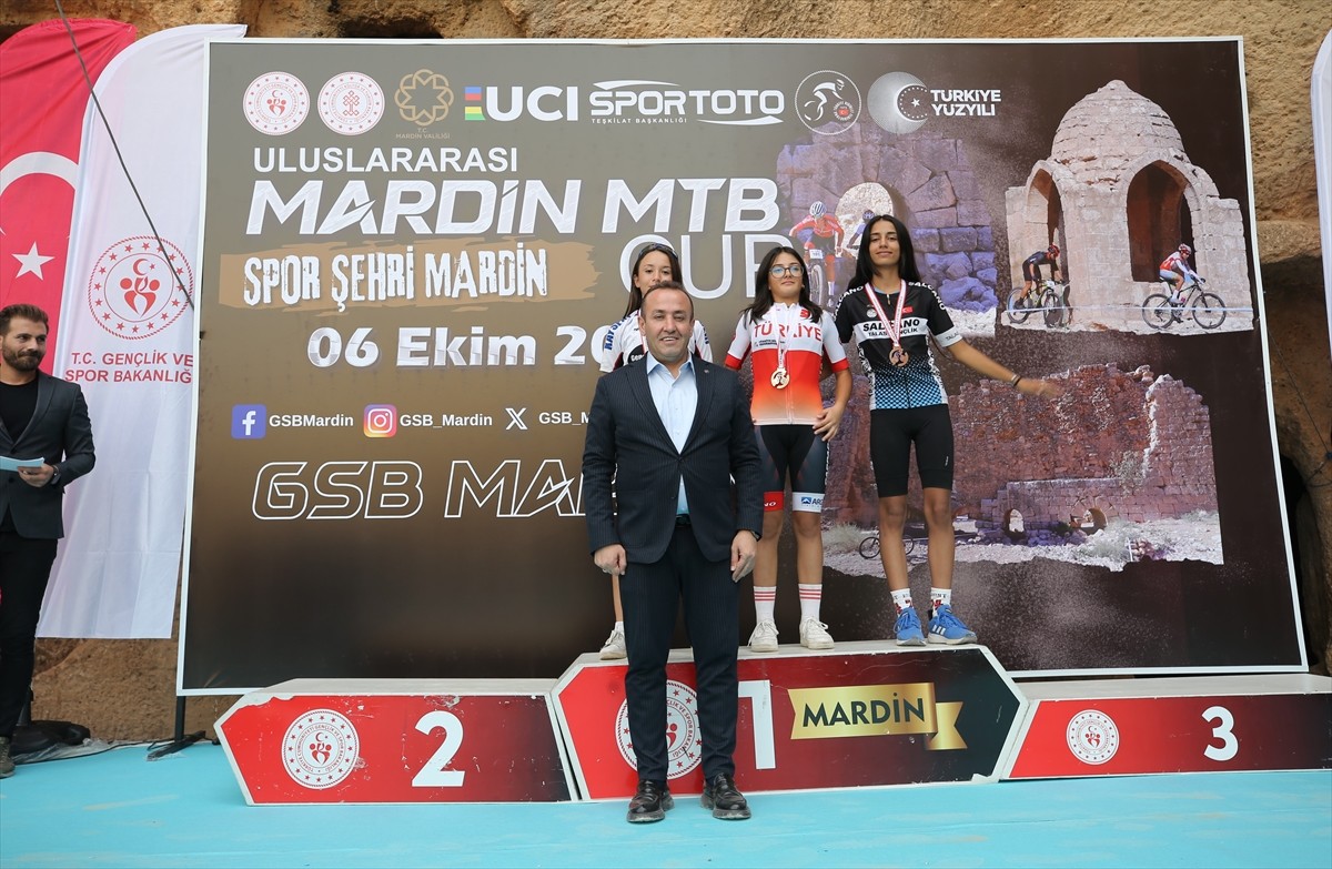 Mardin'in tarihi Dara Antik Kenti'nde Uluslararası Mardin MTB Cup Dağ Bisikleti Yarışları...