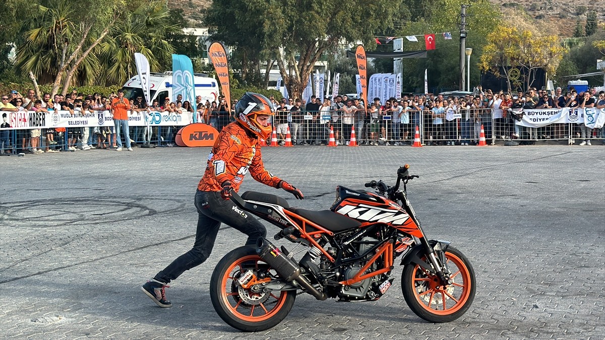 Muğla'da "Uluslararası Bodrum Motofest" sona erdi. Motosiklet akrobasi şampiyonu Birkan Polat da...