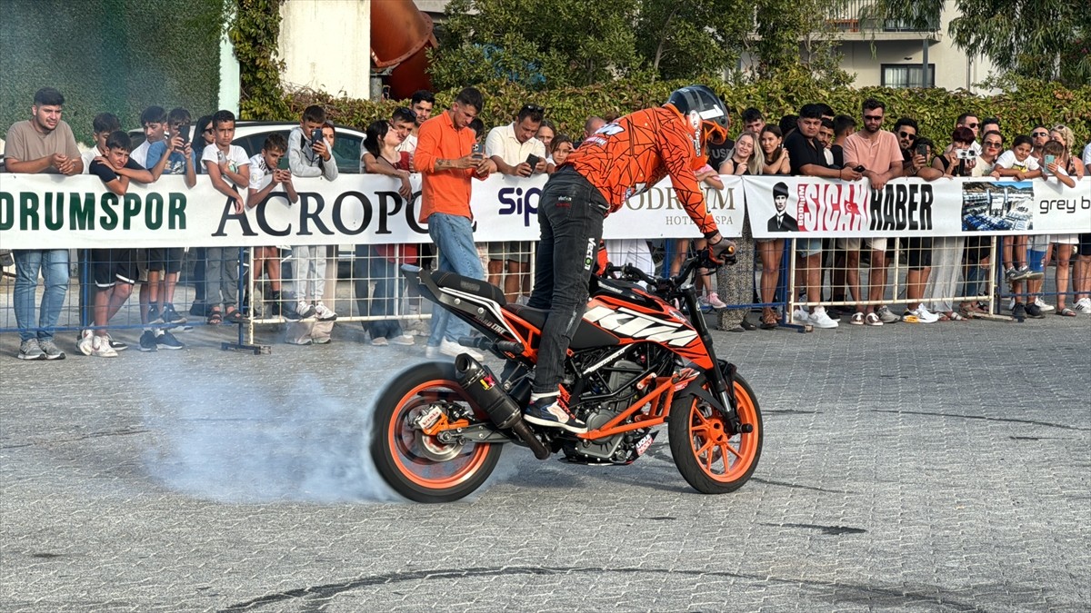 Muğla'da "Uluslararası Bodrum Motofest" sona erdi. Motosiklet akrobasi şampiyonu Birkan Polat da...