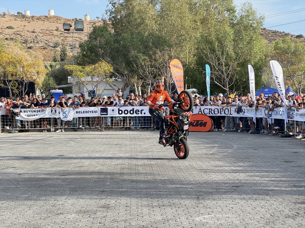 Muğla'da "Uluslararası Bodrum Motofest" sona erdi. Motosiklet akrobasi şampiyonu Birkan Polat da...