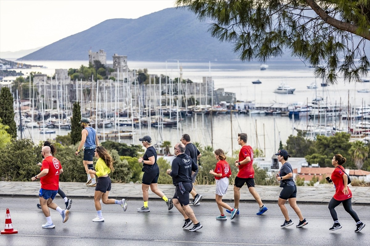 Muğla'nın Bodrum ilçesinde 7'incisi düzenlenen Intersport Asics Bodrum Yarı Maratonu koşuldu....