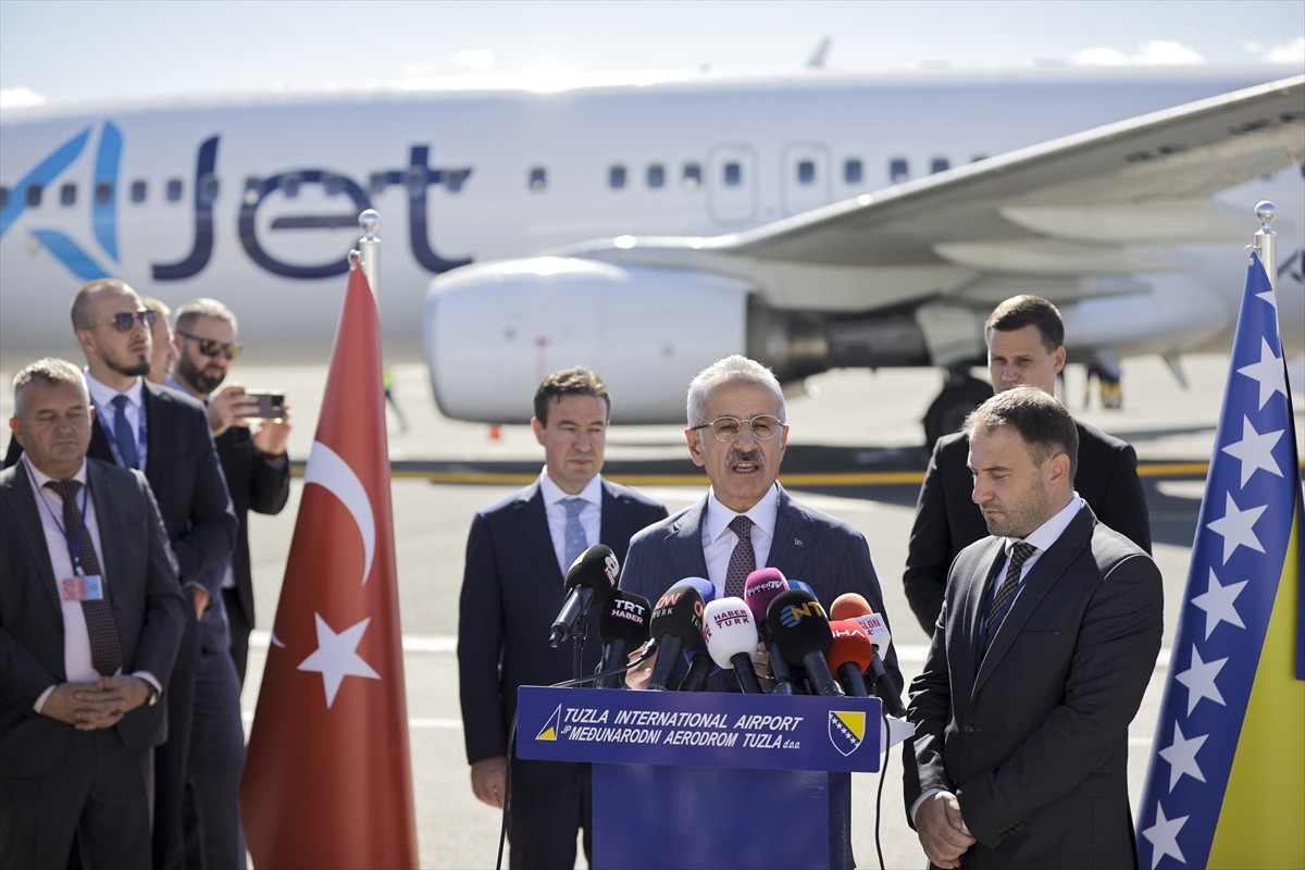 AJet'in, İstanbul Sabiha Gökçek Havalimanı'ndan Bosna Hersek'in Tuzla Havalimanı'na yaptığı ilk...