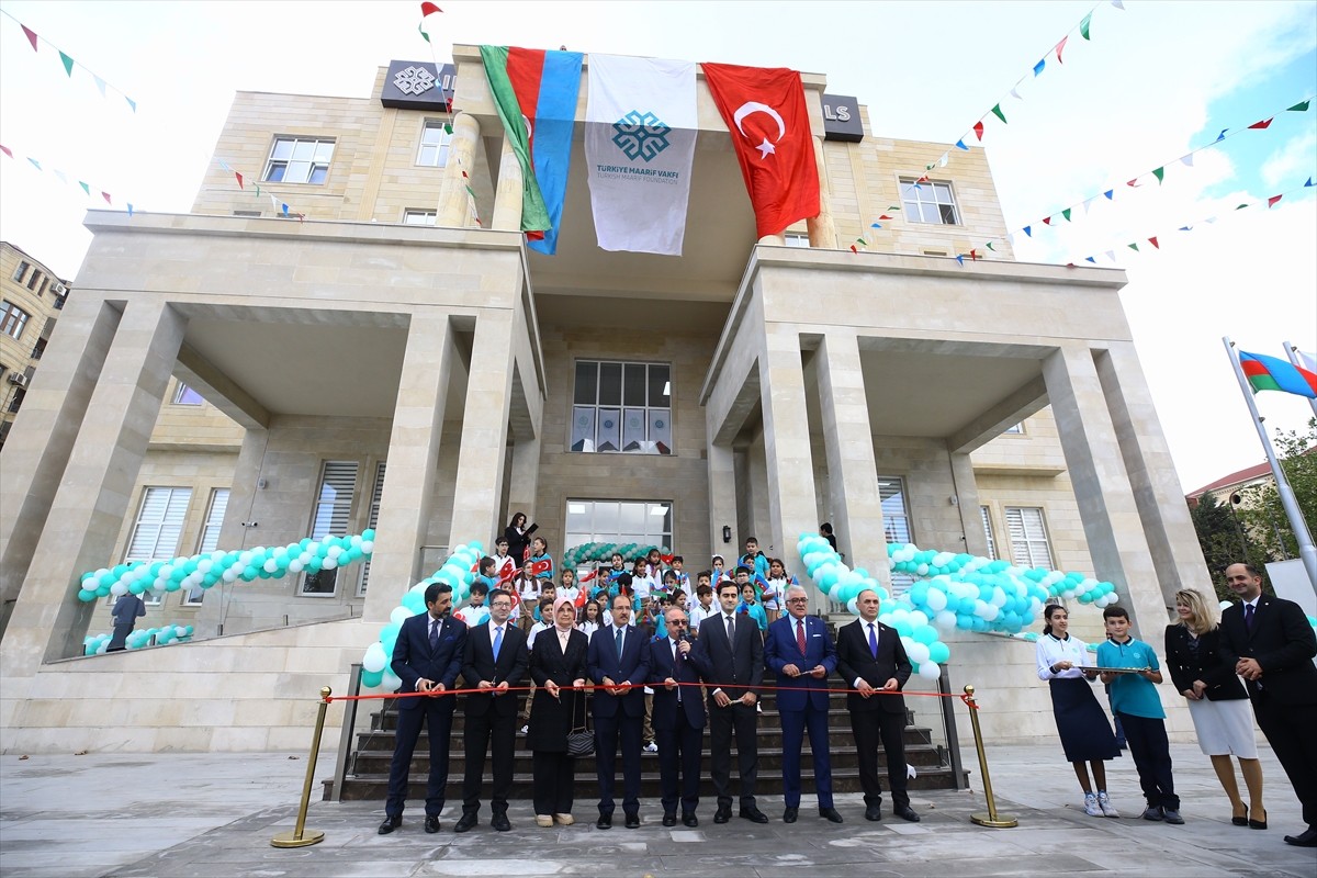 Azerbaycan Uluslararası Maarif Okulları'nın Bakü'de inşa edilen yeni kampüsü açıldı. 