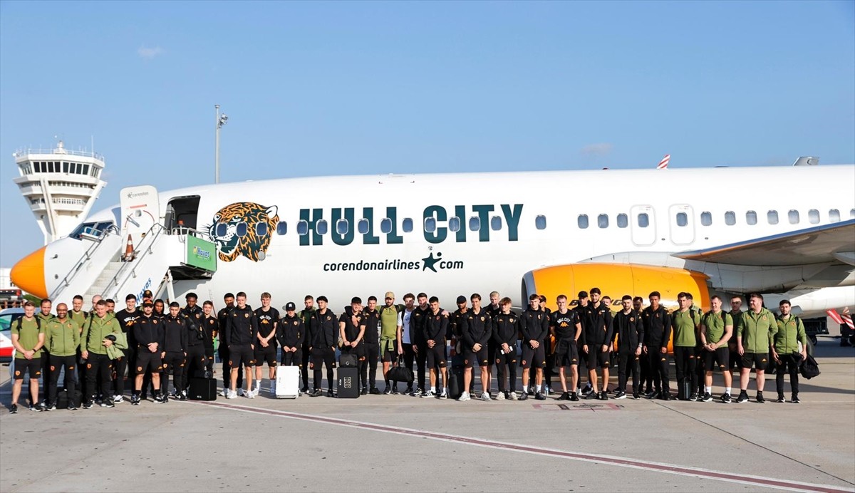 İngiltere Championship ekiplerinden Hull City, kamp yapmak üzere Antalya'ya geldi. Türk iş insanı...