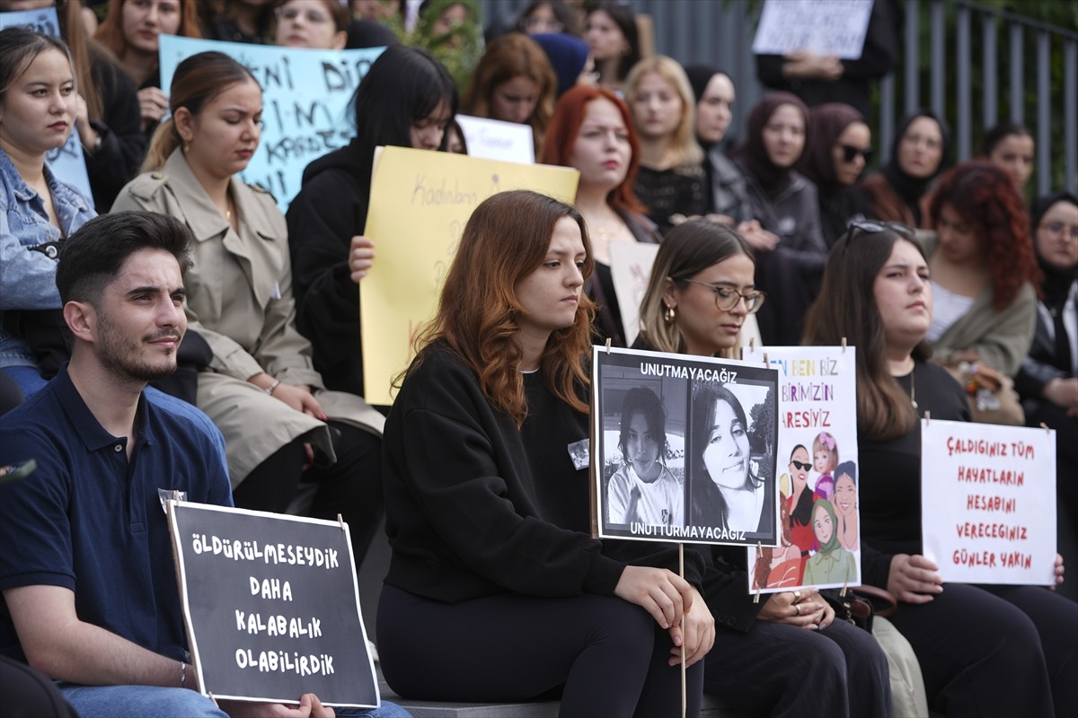 İstanbul Medipol Üniversitesi öğrencileri, Medya ve Görsel Sanatlar Bölümü 2. sınıf öğrencisi...