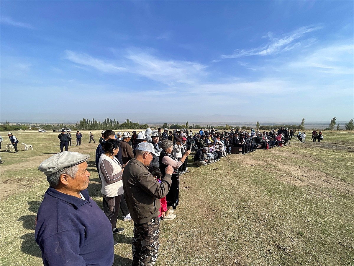 Kırgızistan'ın Çuy bölgesindeki Sovyet köyünde yerel yönetimlerin desteğiyle Etnik Avcılık ve...