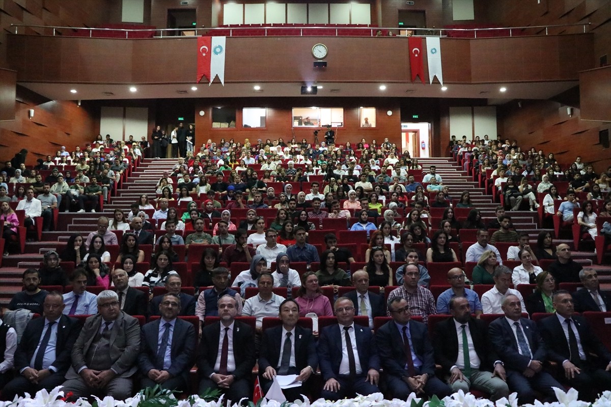 Niğde Ömer Halisdemir Üniversitesi'nde "Bir Asırlık Dostluk Türk-Japon İlişkileri" konulu panel...