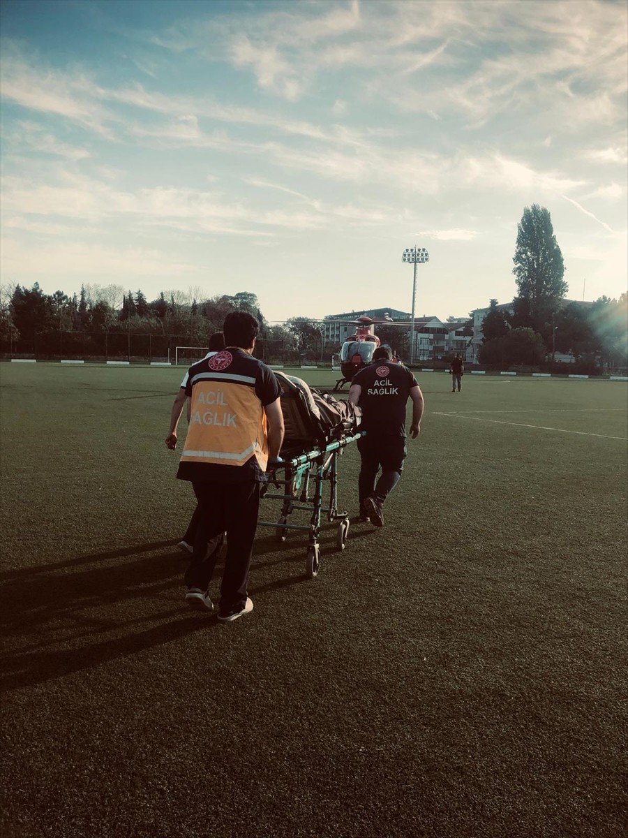 Samsun'un Alaçam ilçesinde kalp krizi geçiren hasta için ambulans helikopter sevk edildi.