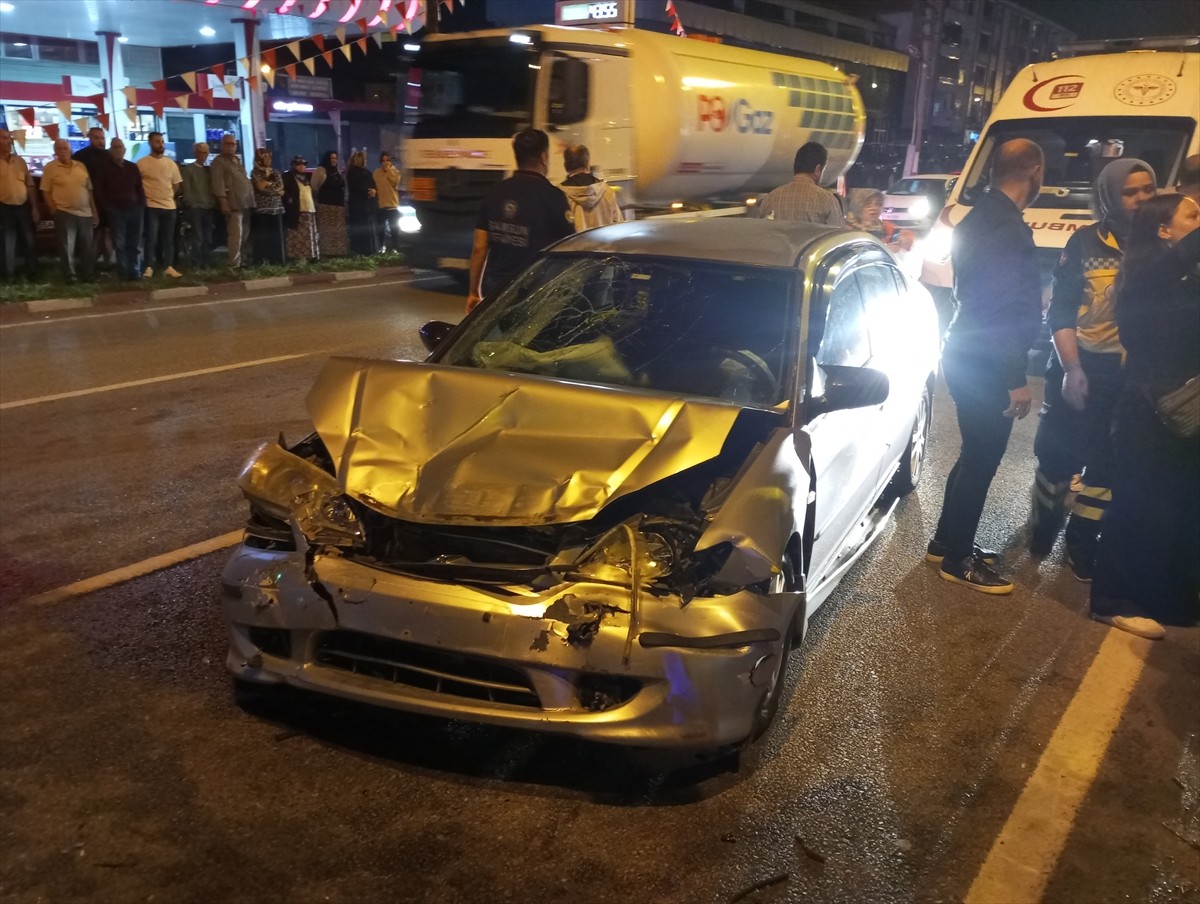 Samsun’un Çarşamba ilçesinde meydana gelen zincirleme trafik kazasında 13 kişi yaralandı.