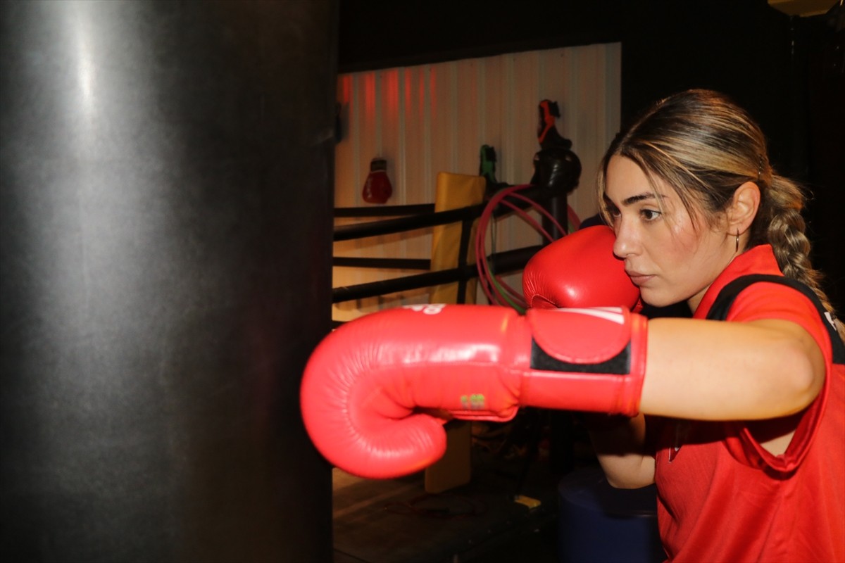 Savate sporcuları Aybüke Kılıçaslan ve Raşit Yusuf Ören, 9-13 Ekim'de Slovenya'da düzenlenecek...