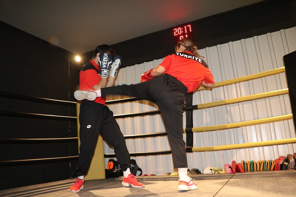 Savate sporcuları Aybüke Kılıçaslan ve Raşit Yusuf Ören, 9-13 Ekim'de Slovenya'da düzenlenecek...