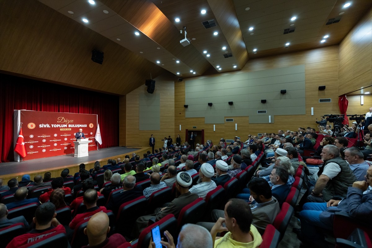 TBMM Başkanı Numan Kurtulmuş, Düzce Belediyesi Erol Güngör Kültür Merkezi'nde düzenlenen "Sivil...