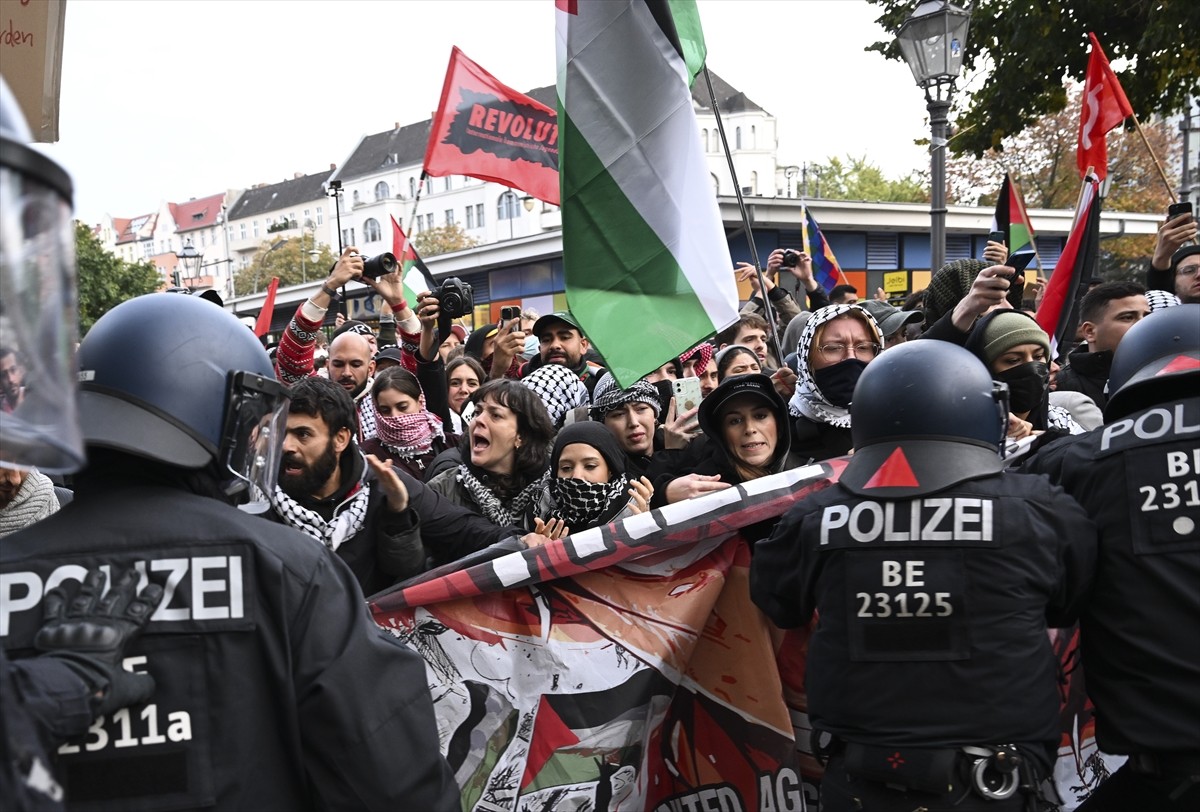 Almanya'nın başkenti Berlin'de İsrail'in Gazze'ye yönelik saldırılarının birinci yılı dolayısıyla...