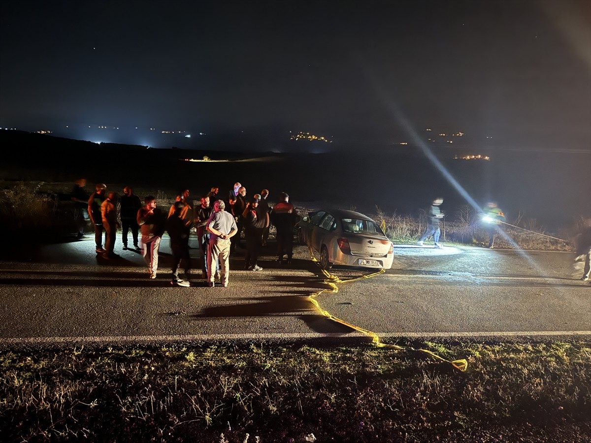  Bolu'da iki otomobilin çarpışması sonucu 6 kişi yaralandı.