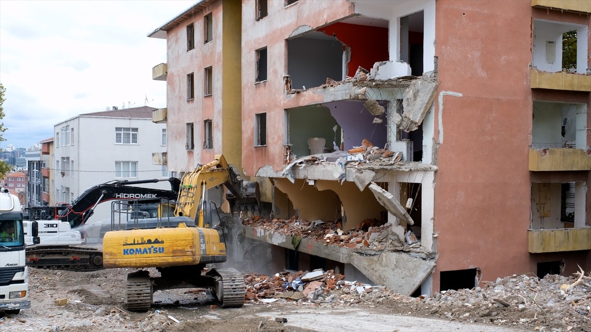 Çevre, Şehircilik ve İklim Değişikliği Bakanlığı, hak sahiplerinin uzlaşma sağladığı İstanbul'daki...