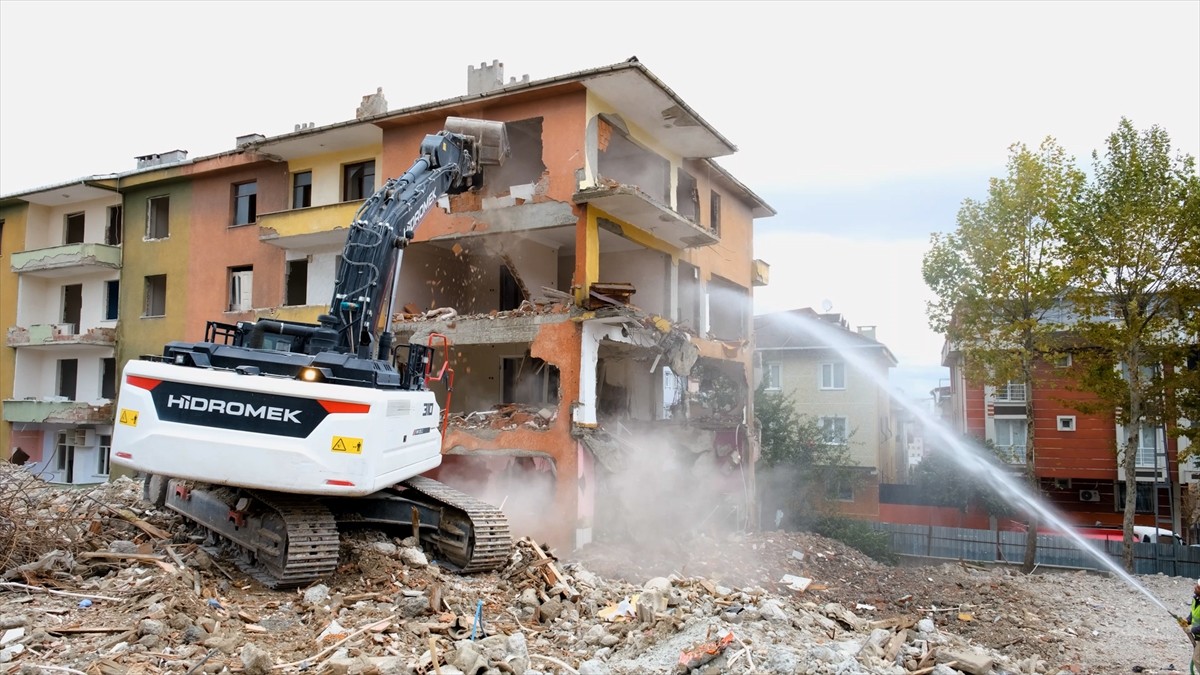 Çevre, Şehircilik ve İklim Değişikliği Bakanlığı, hak sahiplerinin uzlaşma sağladığı İstanbul'daki...