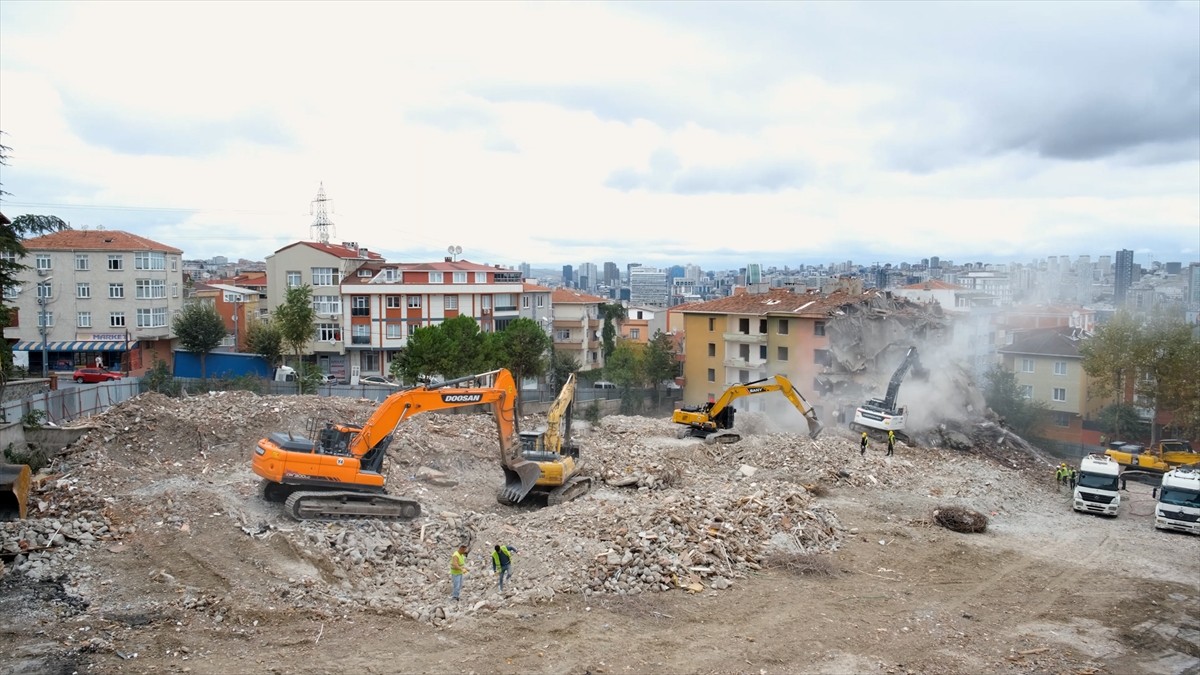 Çevre, Şehircilik ve İklim Değişikliği Bakanlığı, hak sahiplerinin uzlaşma sağladığı İstanbul'daki...