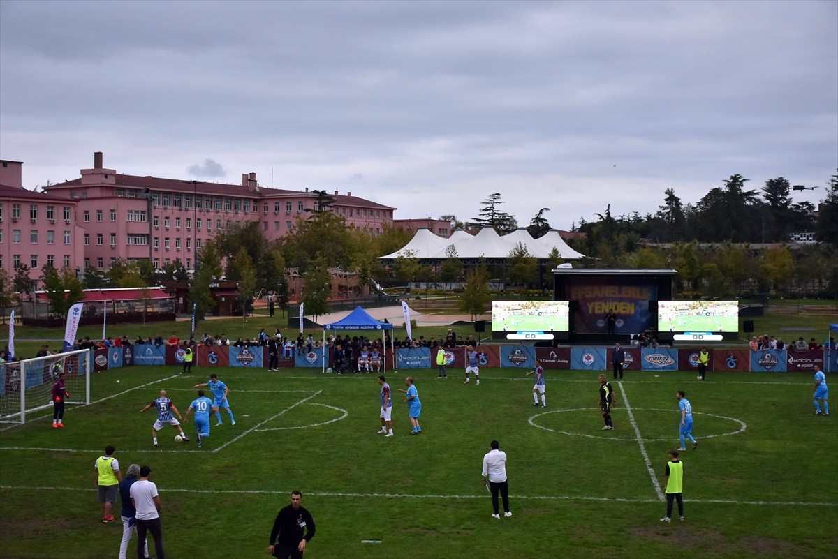 Trabzon'da "Efsanelerle Yeniden Futbol Turnuvası" başladı. Trabzon Valiliği, Trabzonspor Kulübü ve...