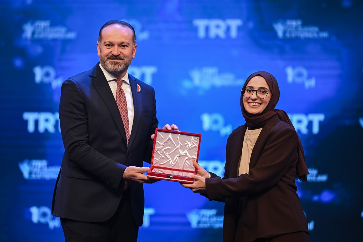 TRT'nin bu yıl 10'uncusunu organize ettiği "TRT Geleceğin İletişimcileri Yarışması"nın ödül töreni...