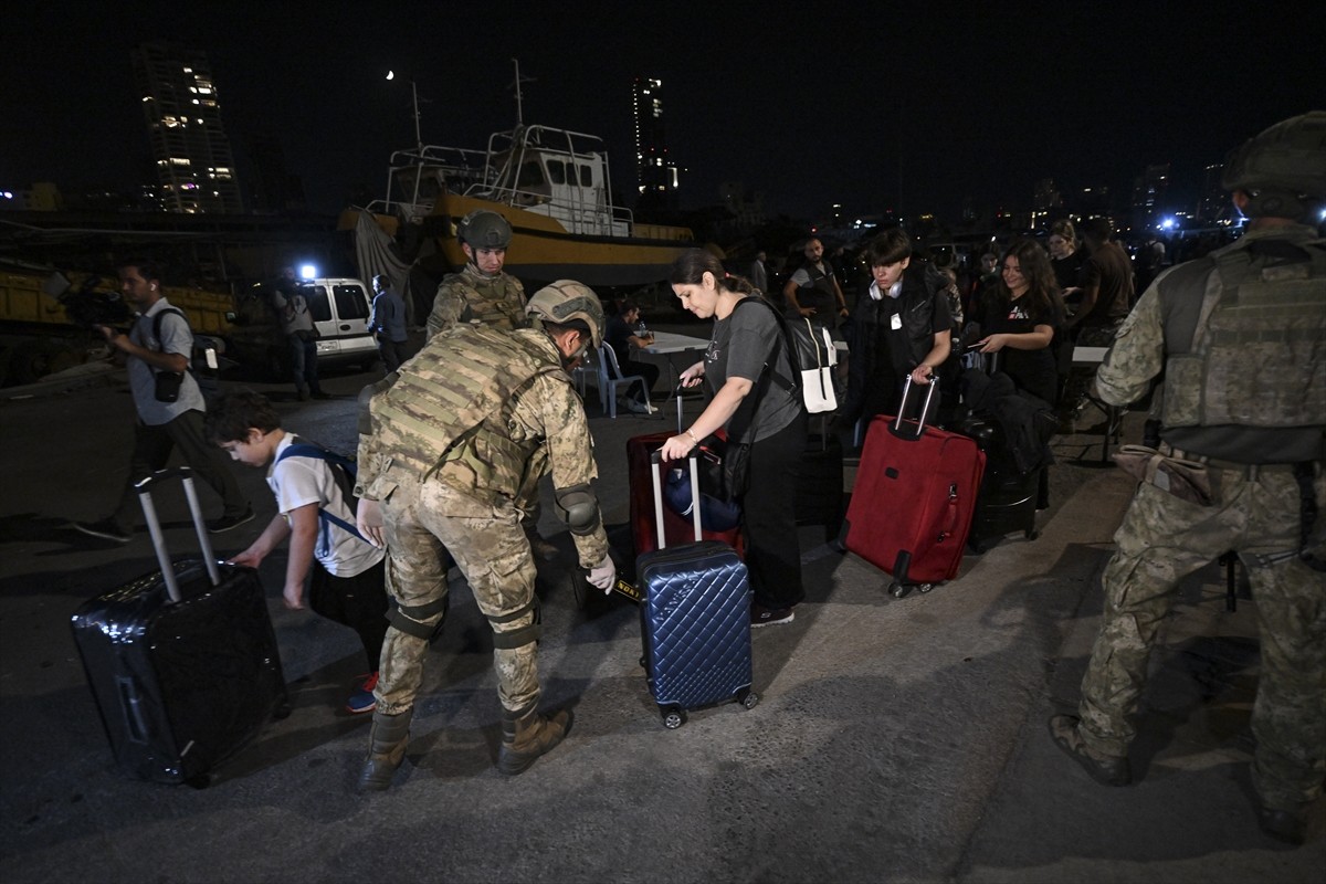 Dışişleri Bakanlığı ve Milli Savunma Bakanlığı koordinesinde, İsrail'in saldırısı altındaki...