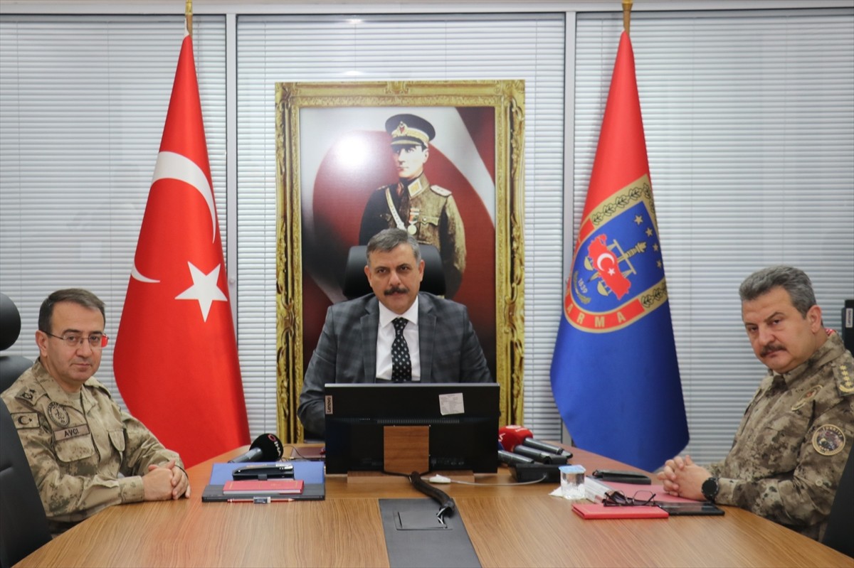 Erzurum Valisi Mustafa Çiftçi, İl Jandarma Komutanlığında gerçekleştirilen Güvenlik ve Asayiş...