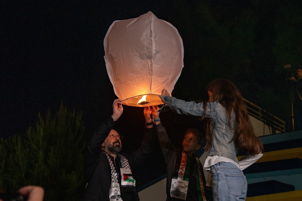 Karadağ'ın başkenti Podgoritsa'da, İsrail'in Gazze'de bir yıldır sürdürdüğü soykırım protesto...