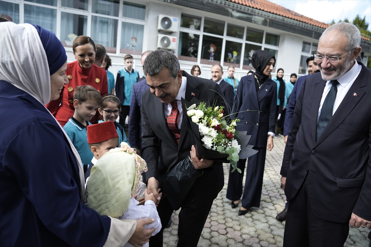 Milli Eğitim Bakanı Yusuf Tekin, Türkiye Maarif Vakfı'nın (TMV) Bosna Hersek'in başkenti...