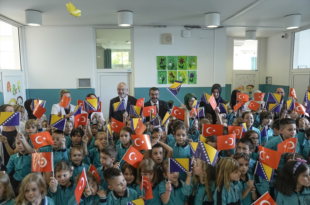 Milli Eğitim Bakanı Yusuf Tekin, Türkiye Maarif Vakfı'nın (TMV) Bosna Hersek'in başkenti...