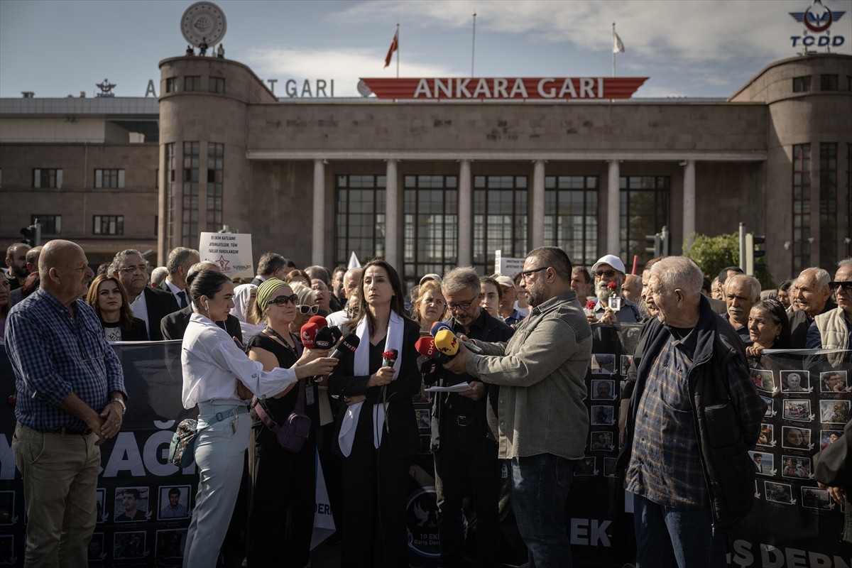 Ankara Garı önünde, 10 Ekim 2015'te terör örgütü DEAŞ mensubu iki canlı bombanın gerçekleştirdiği...