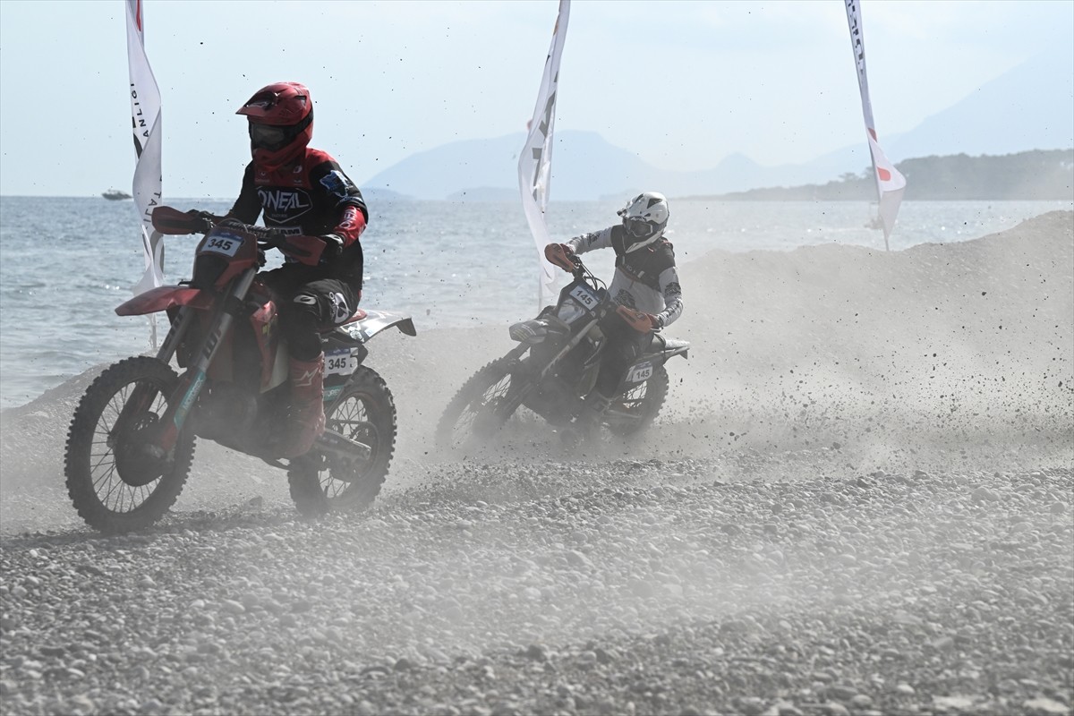 Antalya'nın Kemer ilçesinde düzenlenen Hard Enduro Dünya Şampiyonası'nın 6. ayağı Sea To Sky...