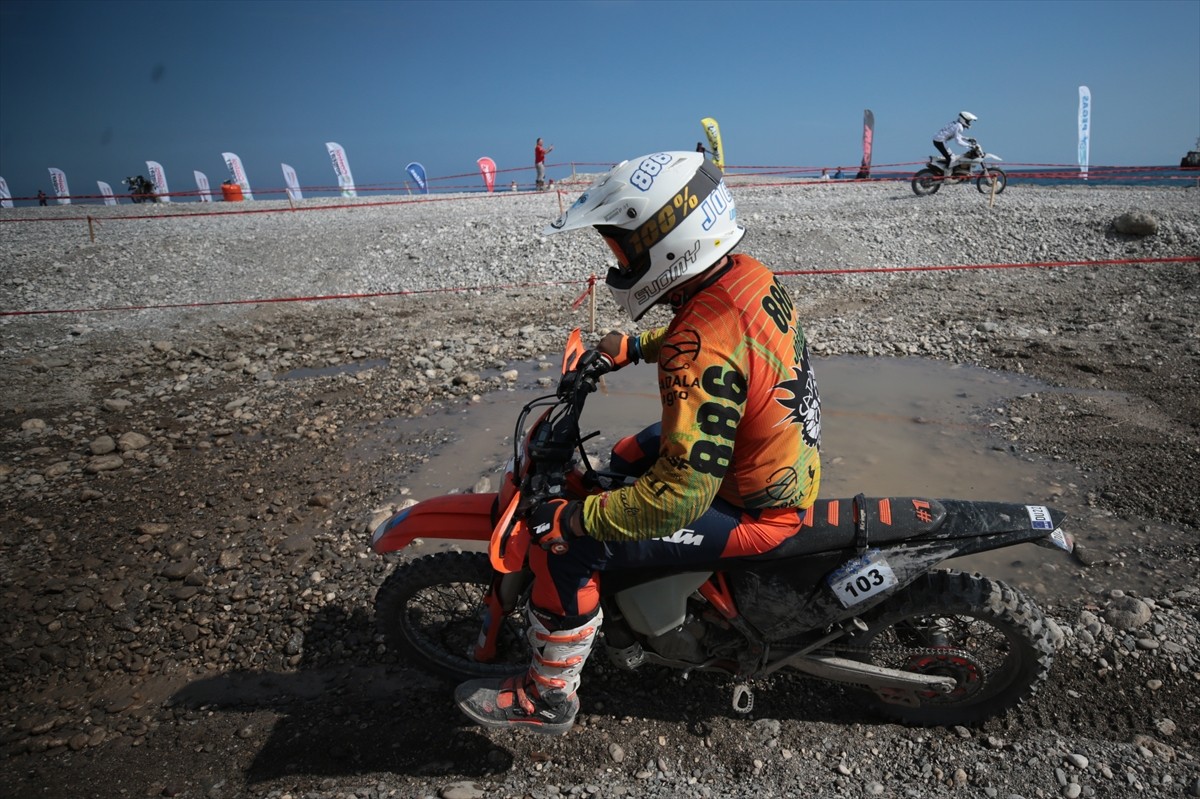 Antalya'nın Kemer ilçesinde düzenlenen Hard Enduro Dünya Şampiyonası'nın 6. ayağı Sea To Sky...