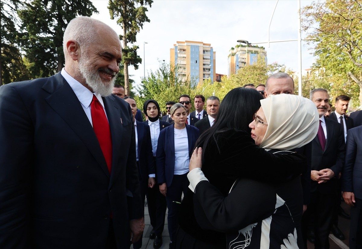 Cumhurbaşkanı Recep Tayyip Erdoğan, Arnavutluk'un başkenti Tiran'da Namazgah Camii açılışına...