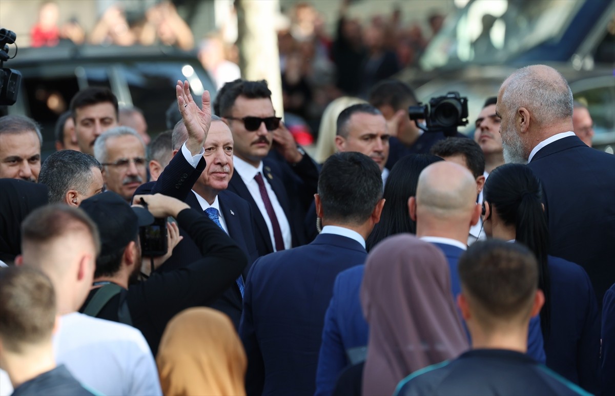 Cumhurbaşkanı Recep Tayyip Erdoğan ve Arnavutluk Başbakanı Edi Rama, Arnavutluk'un başkenti...