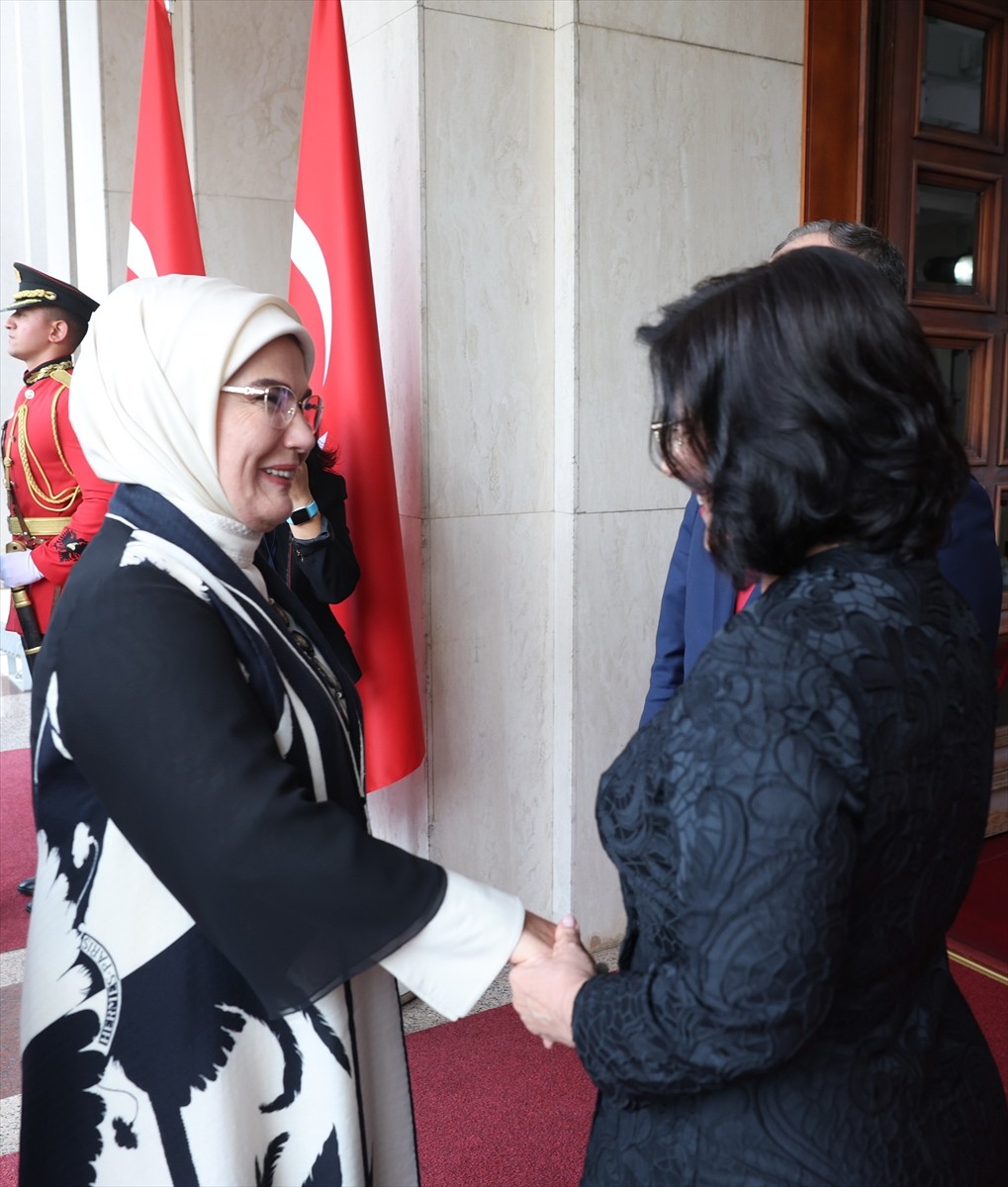 Cumhurbaşkanı Recep Tayyip Erdoğan'ın eşi Emine Erdoğan, Arnavutluk Cumhurbaşkanı Bayram Begay'ın...