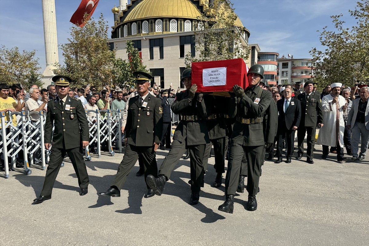 Pençe-Kilit Operasyonu bölgesinde bölücü terör örgütü mensuplarınca yapılan taciz atışı sonucu...