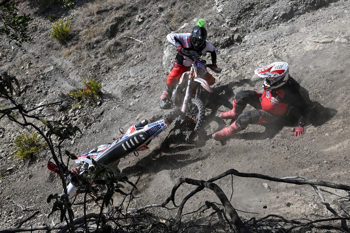 Antalya'nın Kemer ilçesinde düzenlenen Hard Enduro Dünya Şampiyonası'nın 6. ayağı Sea To Sky...