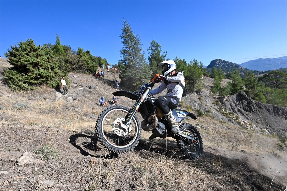 Antalya'nın Kemer ilçesinde düzenlenen Hard Enduro Dünya Şampiyonası'nın 6. ayağı Sea To Sky...