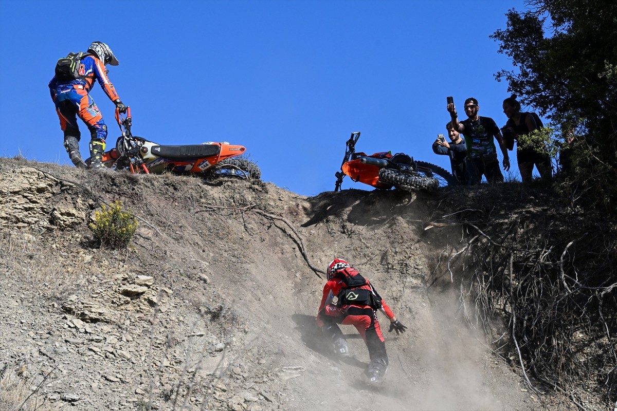 Antalya'nın Kemer ilçesinde düzenlenen Hard Enduro Dünya Şampiyonası'nın 6. ayağı Sea To Sky...