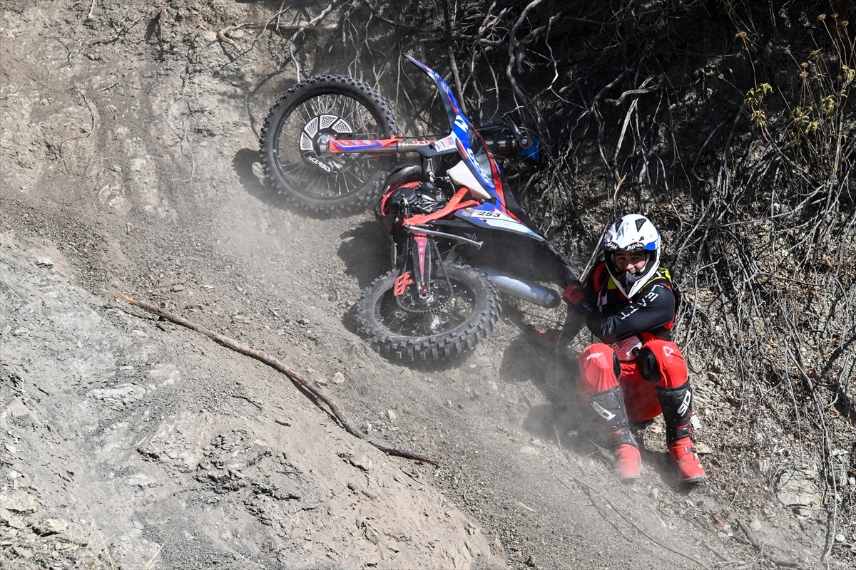 Antalya'nın Kemer ilçesinde düzenlenen Hard Enduro Dünya Şampiyonası'nın 6. ayağı Sea To Sky...