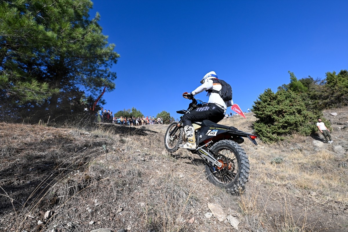 Antalya'nın Kemer ilçesinde düzenlenen Hard Enduro Dünya Şampiyonası'nın 6. ayağı Sea To Sky...