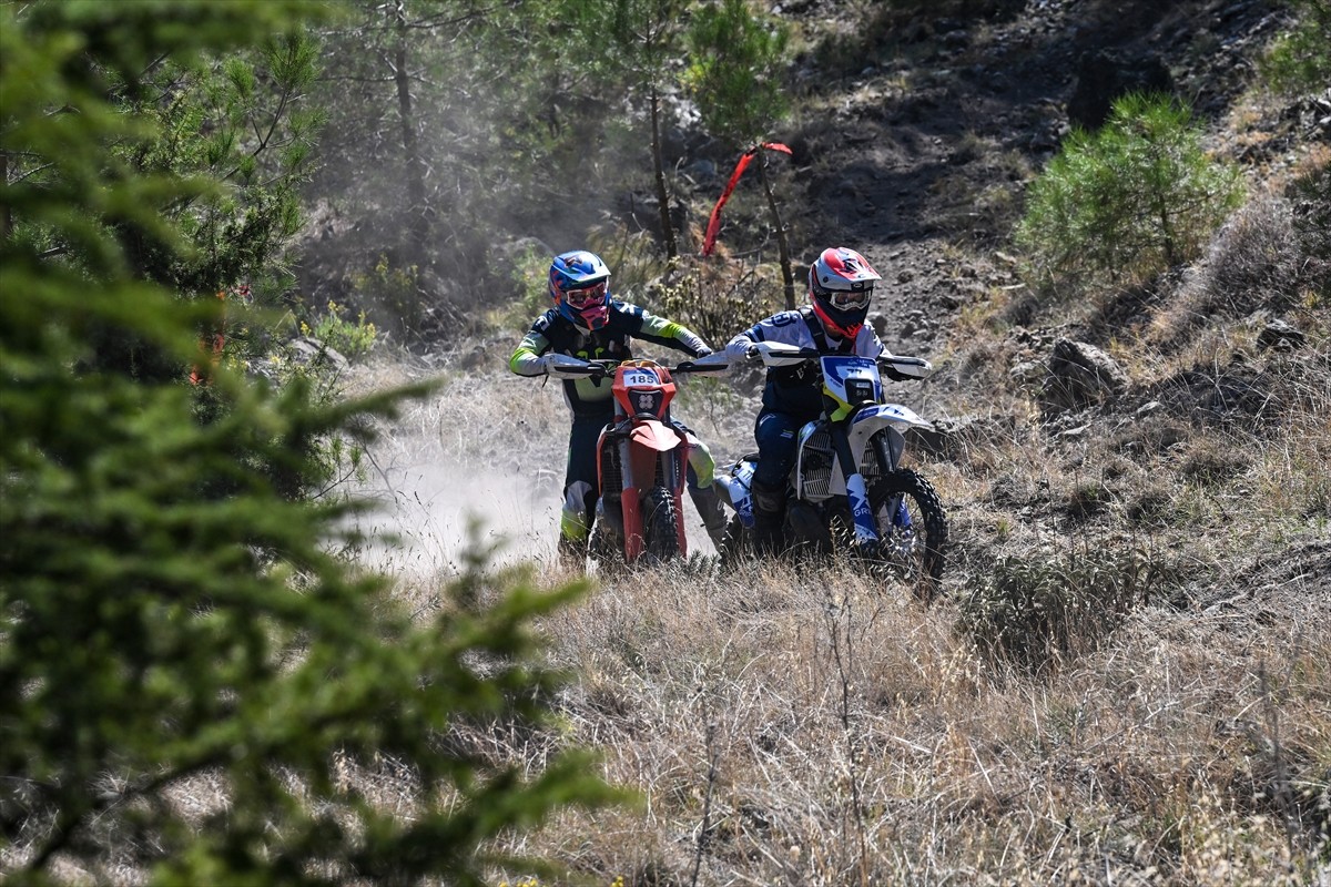 Antalya'nın Kemer ilçesinde düzenlenen Hard Enduro Dünya Şampiyonası'nın 6. ayağı Sea To Sky...