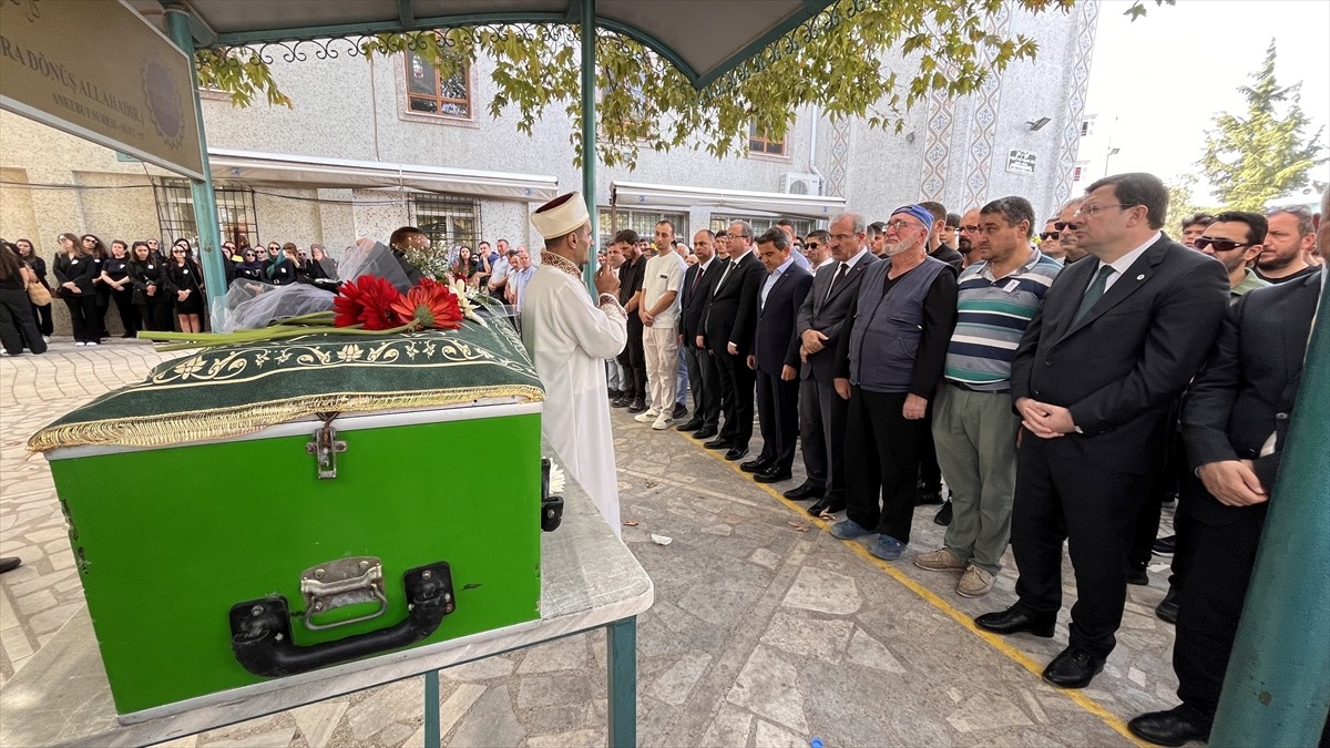 Çanakkale'de beden eğitimi dersi sırasında kalp krizi sonucu kaldırıldığı hastanede yaşamını...