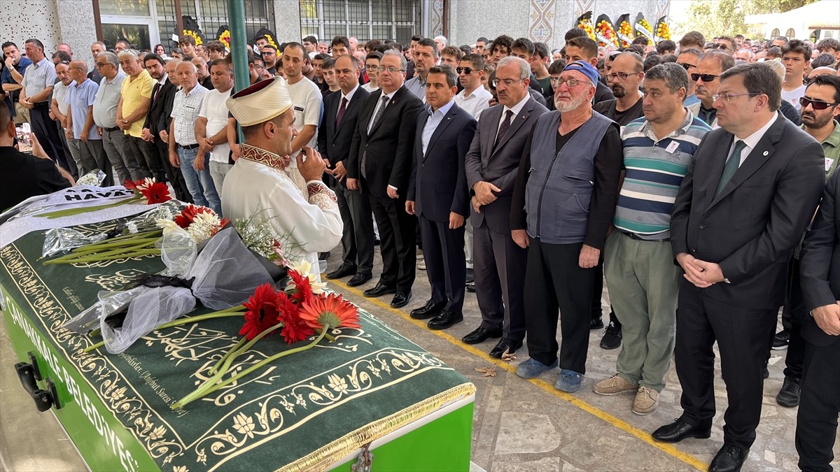 Çanakkale'de beden eğitimi dersi sırasında kalp krizi sonucu kaldırıldığı hastanede yaşamını...