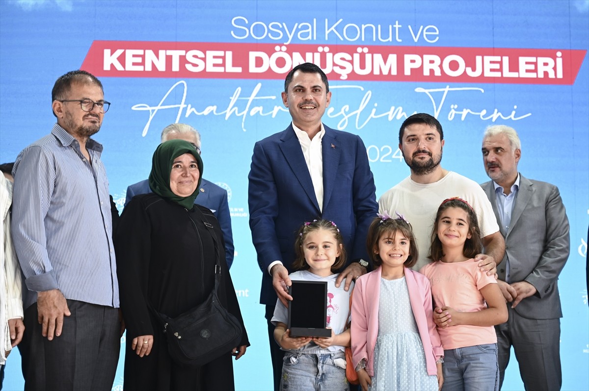 Çevre, Şehircilik ve İklim Değişikliği Bakanı Murat Kurum, Başakşehir'de "Sosyal Konut ve Kentsel...