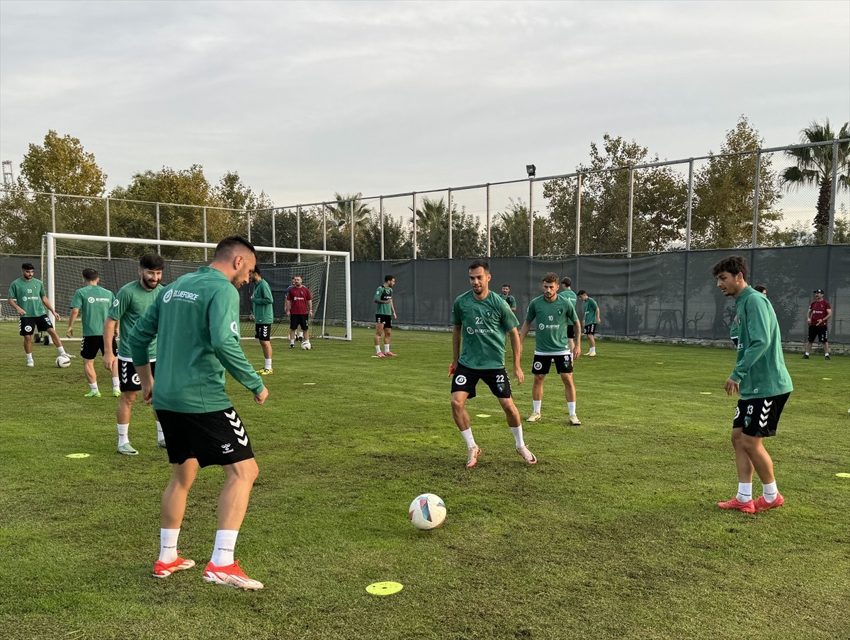 Kocaelispor, Trendyol 1. Lig'in 9. haftasında sahasında Central Hospital Ümraniyespor'la...